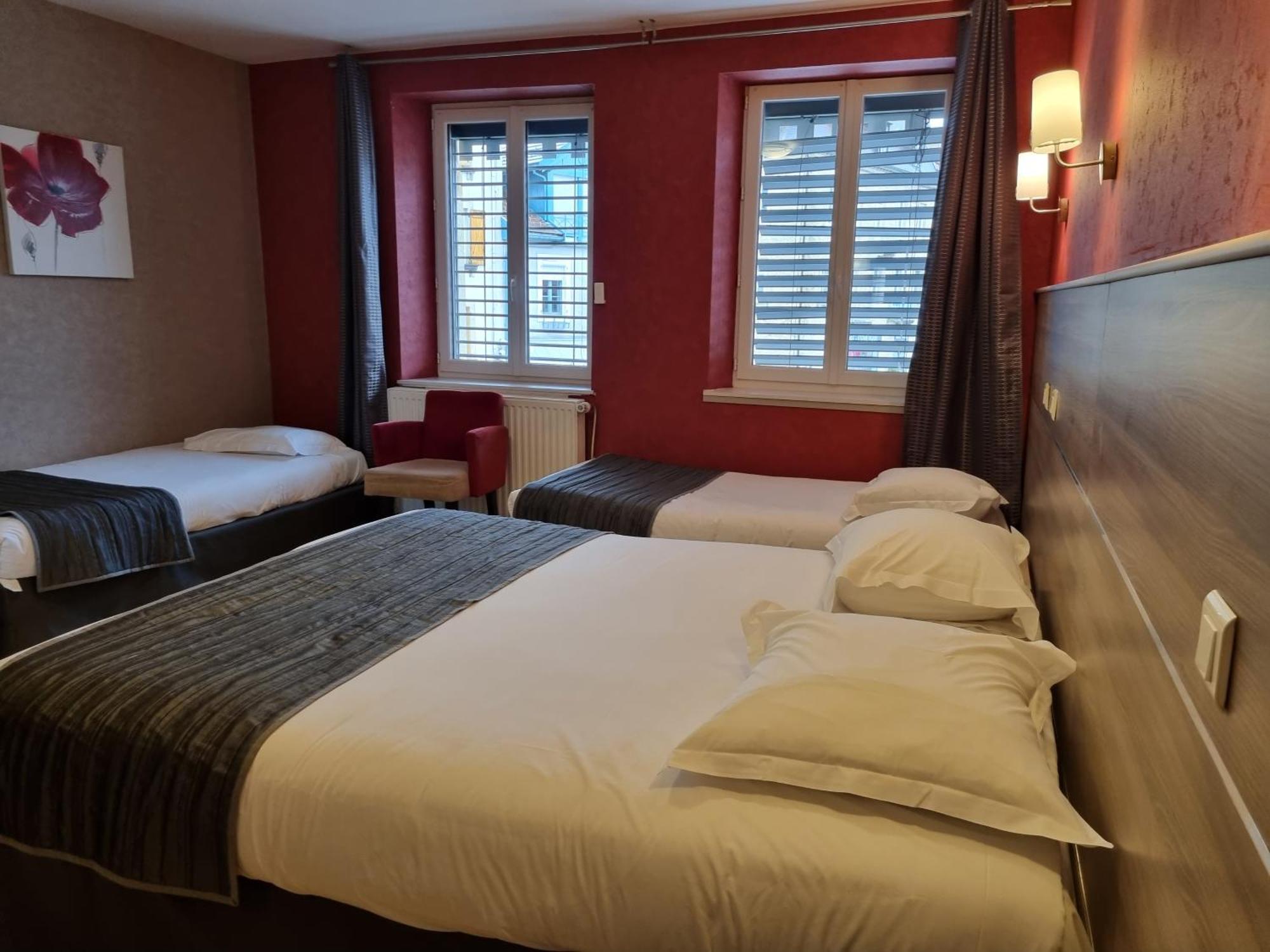 Hotel Saint-Pierre Pontarlier Esterno foto