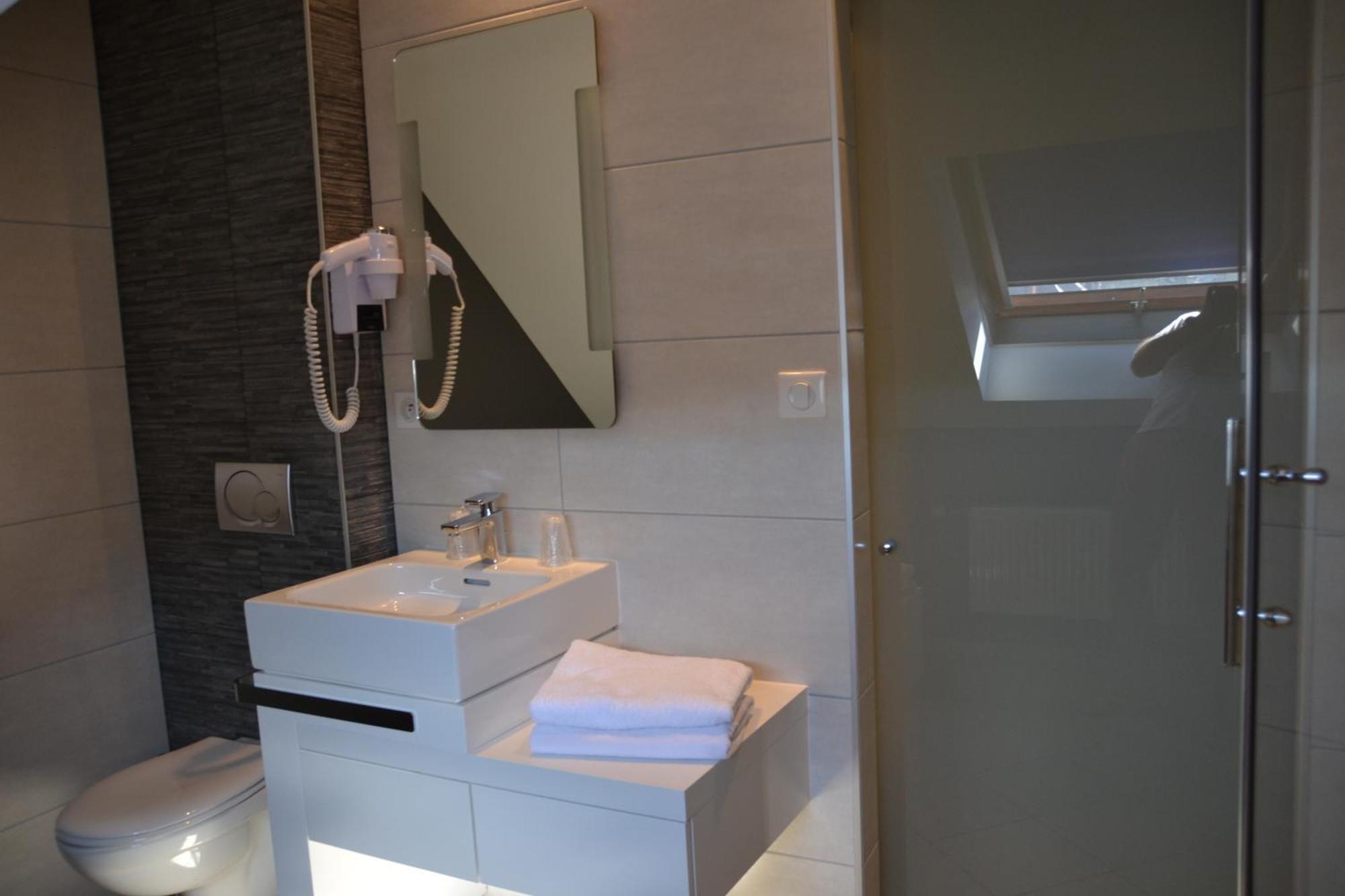 Hotel Saint-Pierre Pontarlier Esterno foto