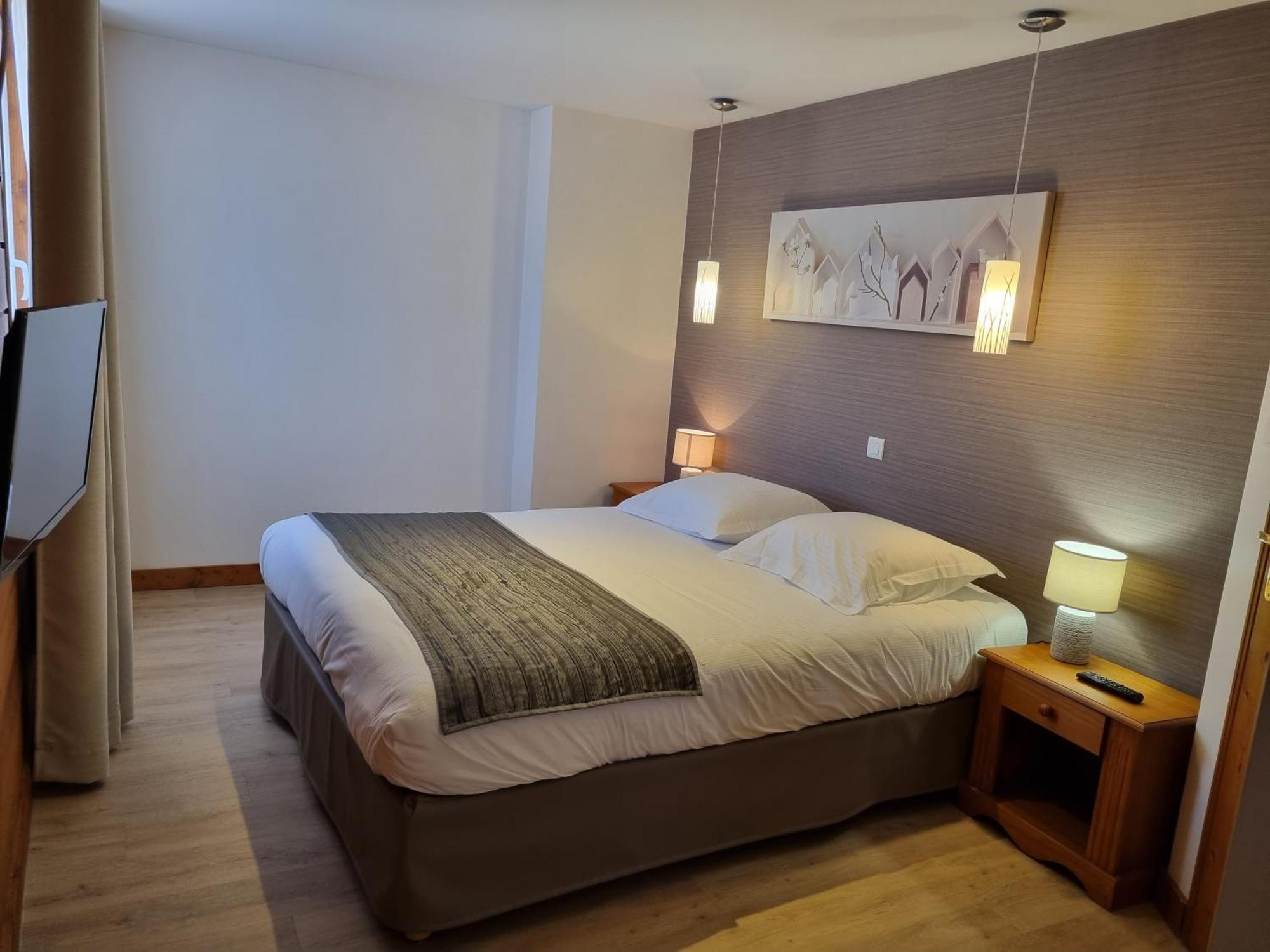 Hotel Saint-Pierre Pontarlier Esterno foto